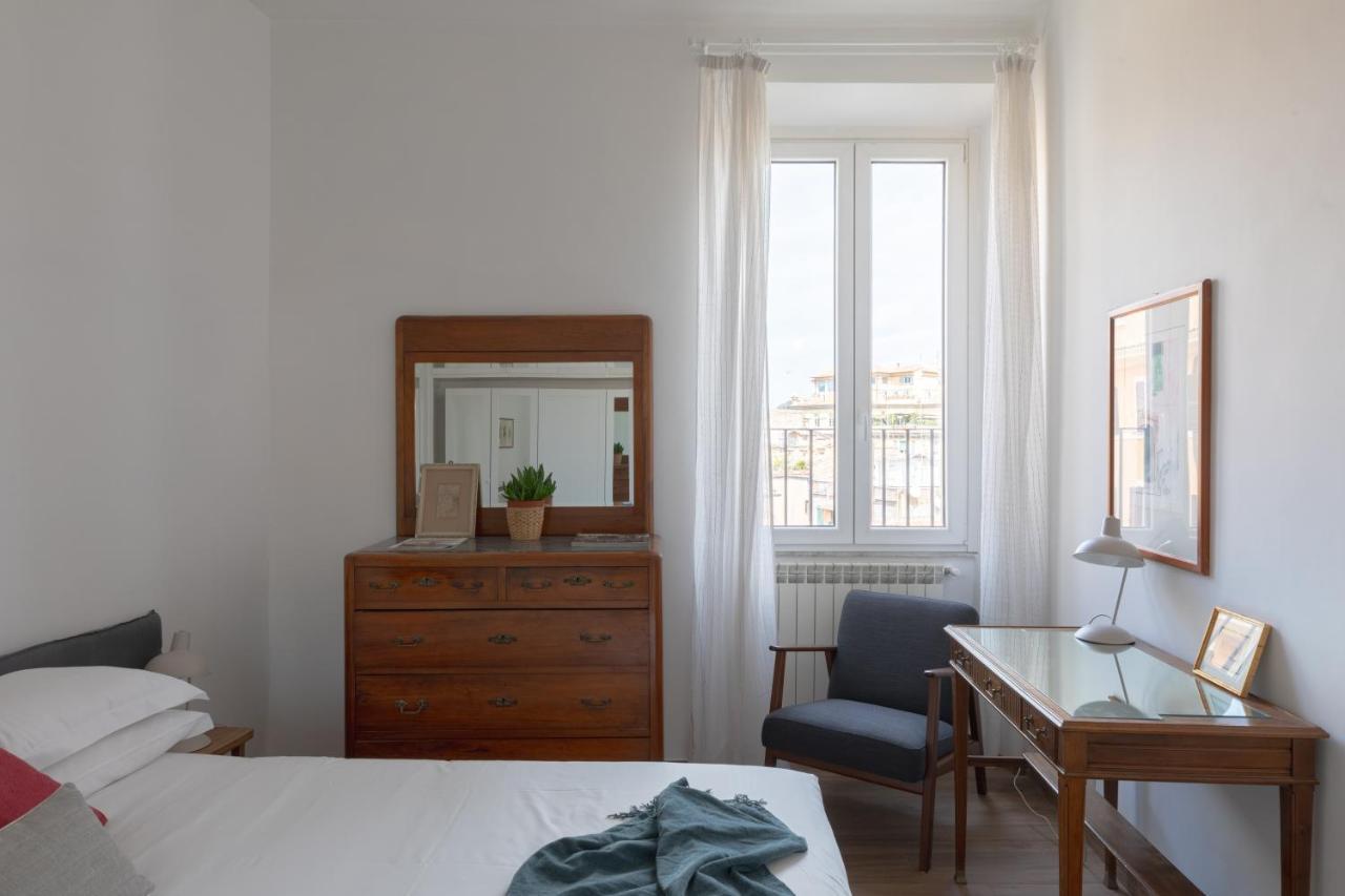 Amazing Penthouse With Terrace And Rooftop In Trastevere Rome Exterior photo